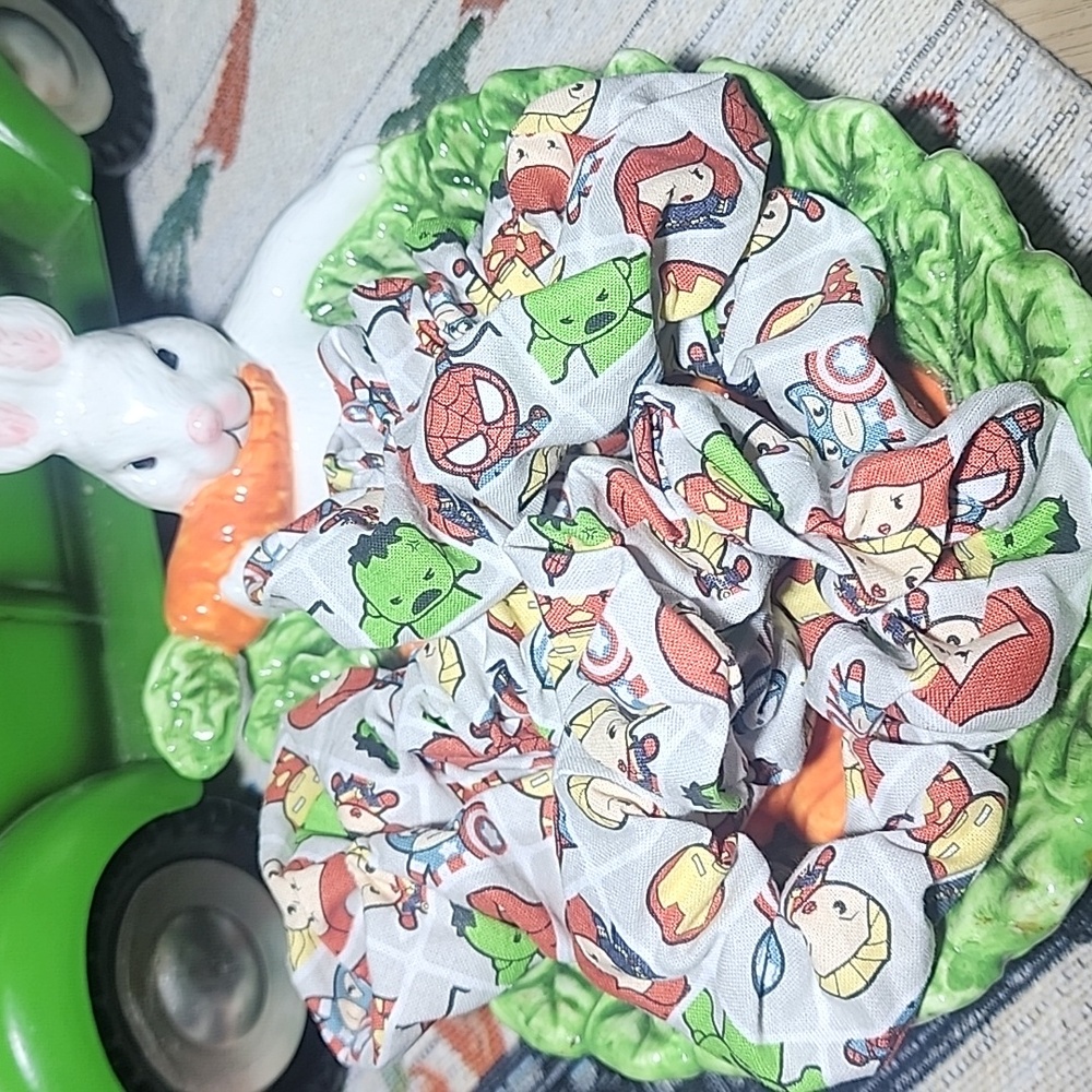 Comic Scrunchies Medium Size 4 Pack NWT Price is firm